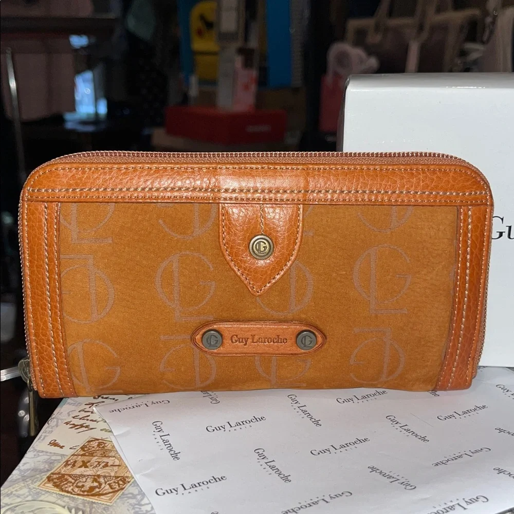 Guy Laroche vintage suede leather long zipper wallet